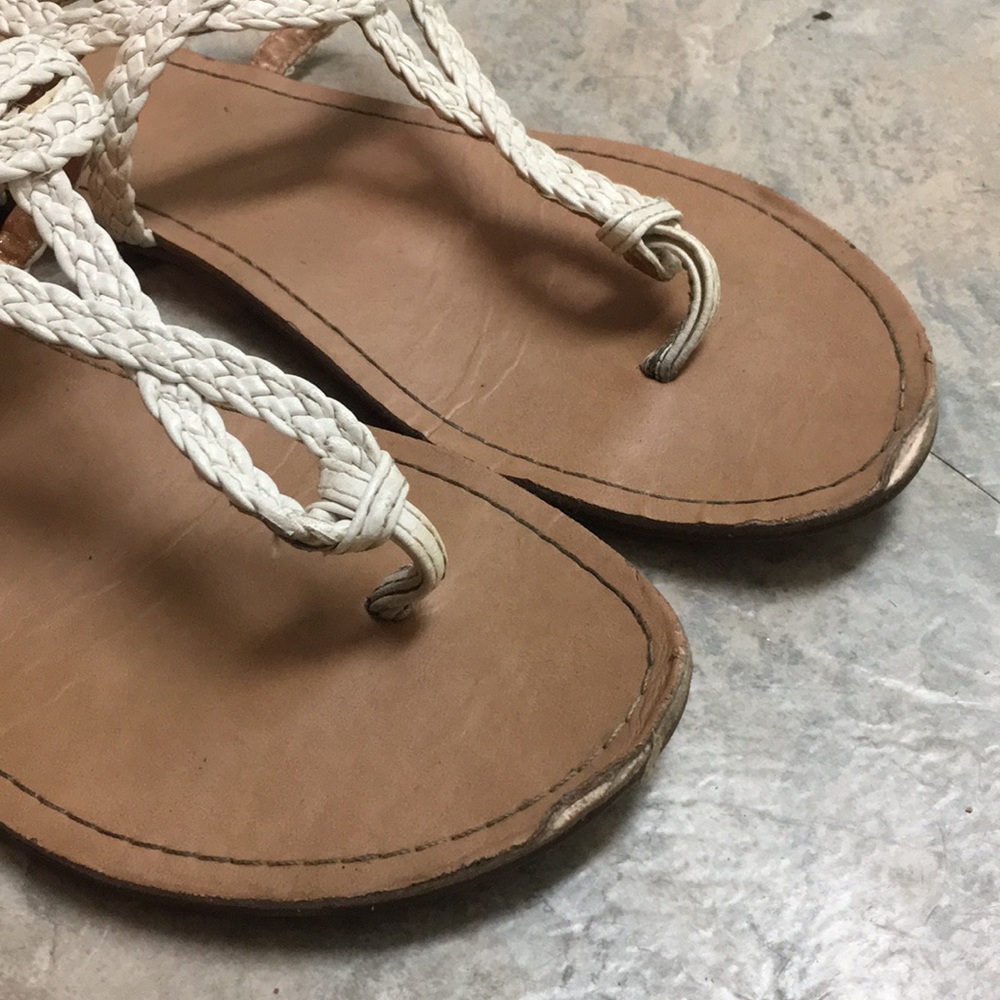 Cream sandals - Picture 2 of 2